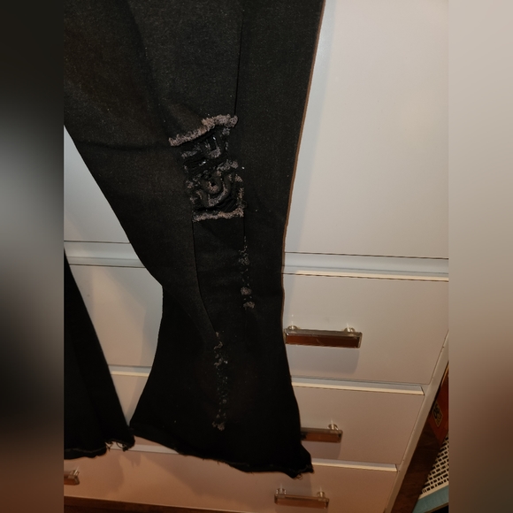 Women's black boutique XL short very distressed bell bottoms - Picture 6 of 6